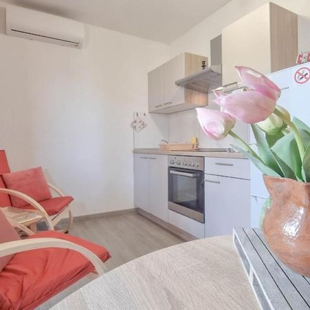 Enio Lägenhet Novigrad Istria Exteriör bild