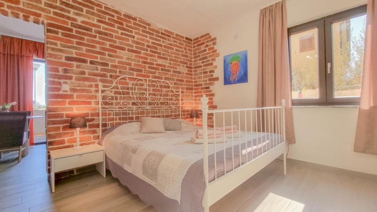 Enio Lägenhet Novigrad Istria Exteriör bild