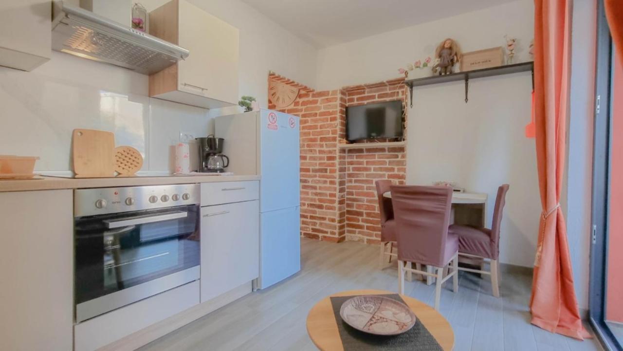 Enio Lägenhet Novigrad Istria Exteriör bild