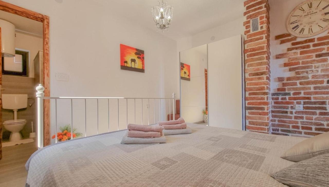 Enio Lägenhet Novigrad Istria Exteriör bild