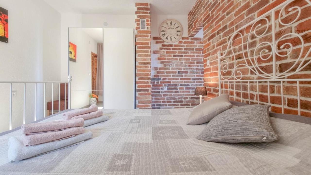 Enio Lägenhet Novigrad Istria Exteriör bild